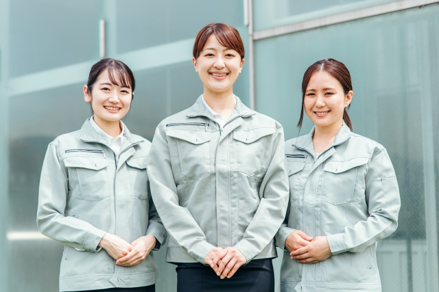 靴の製造補助/土日祝休み/日勤